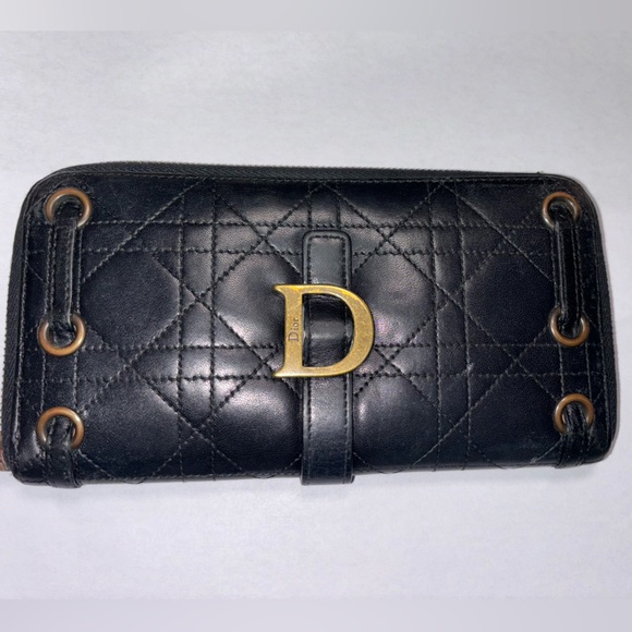 Black, Dior Connage zip wallet. Great conditiontion inside and out. Awesome gift - Picture 1 of 4